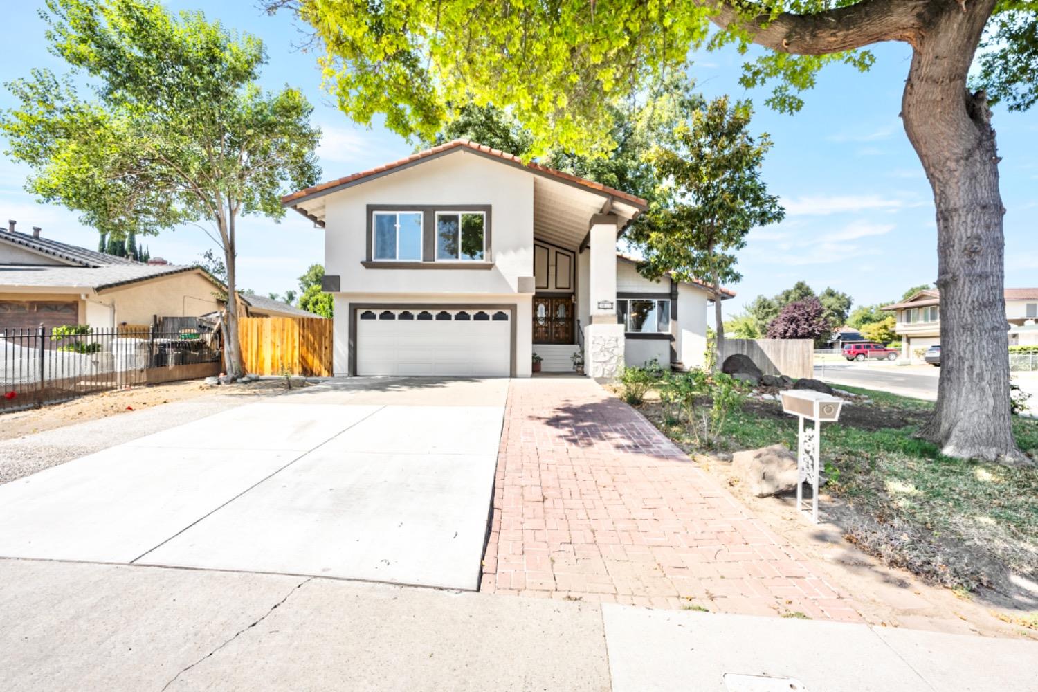 Detail Gallery Image 2 of 51 For 3015 Seminole Way, Sacramento,  CA 95833 - 4 Beds | 2/1 Baths