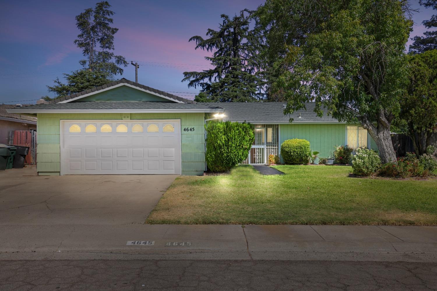 Detail Gallery Image 1 of 1 For 4645 Underwood Way, Sacramento,  CA 95823 - 3 Beds | 2 Baths