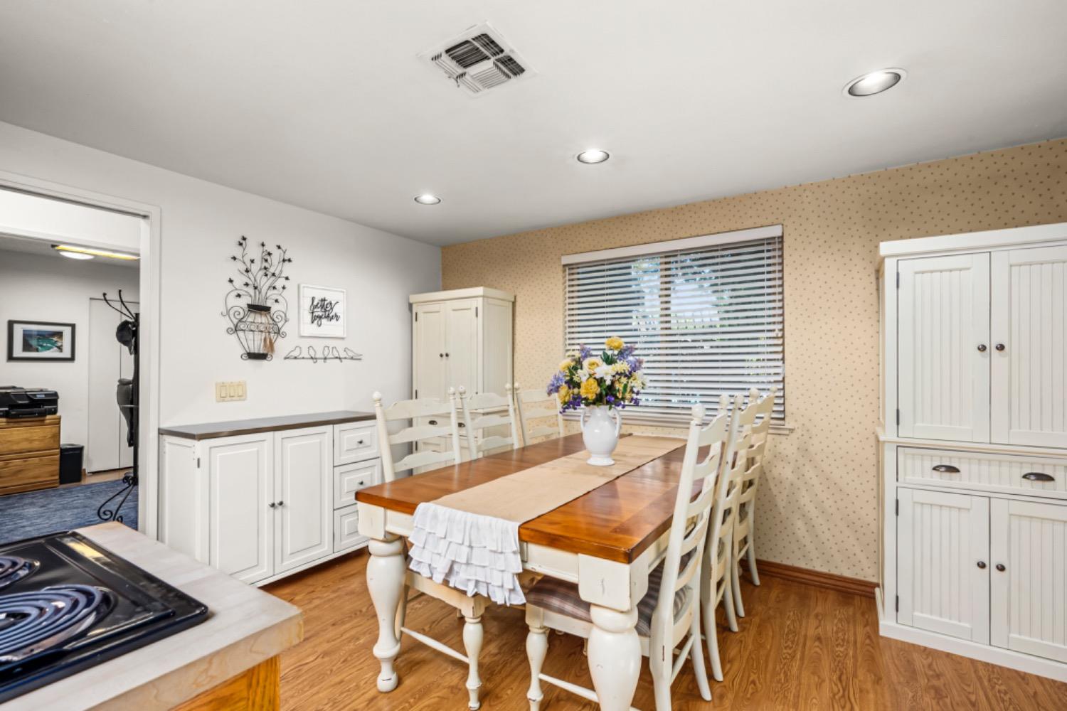 Detail Gallery Image 12 of 46 For 7018 San Felipe Ct, Citrus Heights,  CA 95621 - 3 Beds | 2 Baths