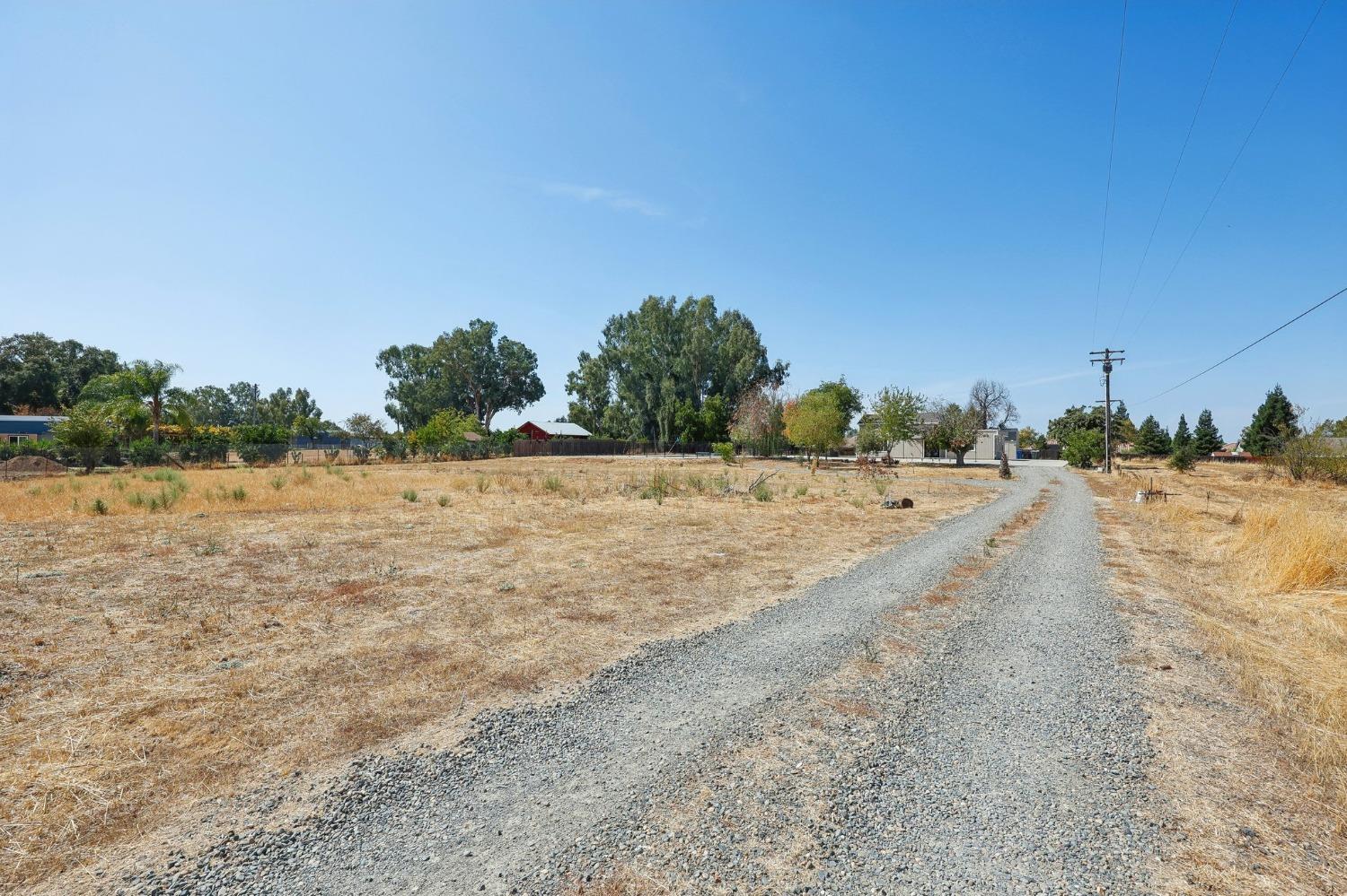 Detail Gallery Image 7 of 41 For 8096 Dierks Rd, Sacramento,  CA 95830 - 3 Beds | 2 Baths