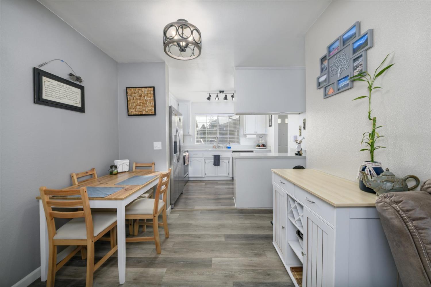 Detail Gallery Image 6 of 25 For 578 Diamond Meadows Loop, Diamond Springs,  CA 95619 - 2 Beds | 1/1 Baths