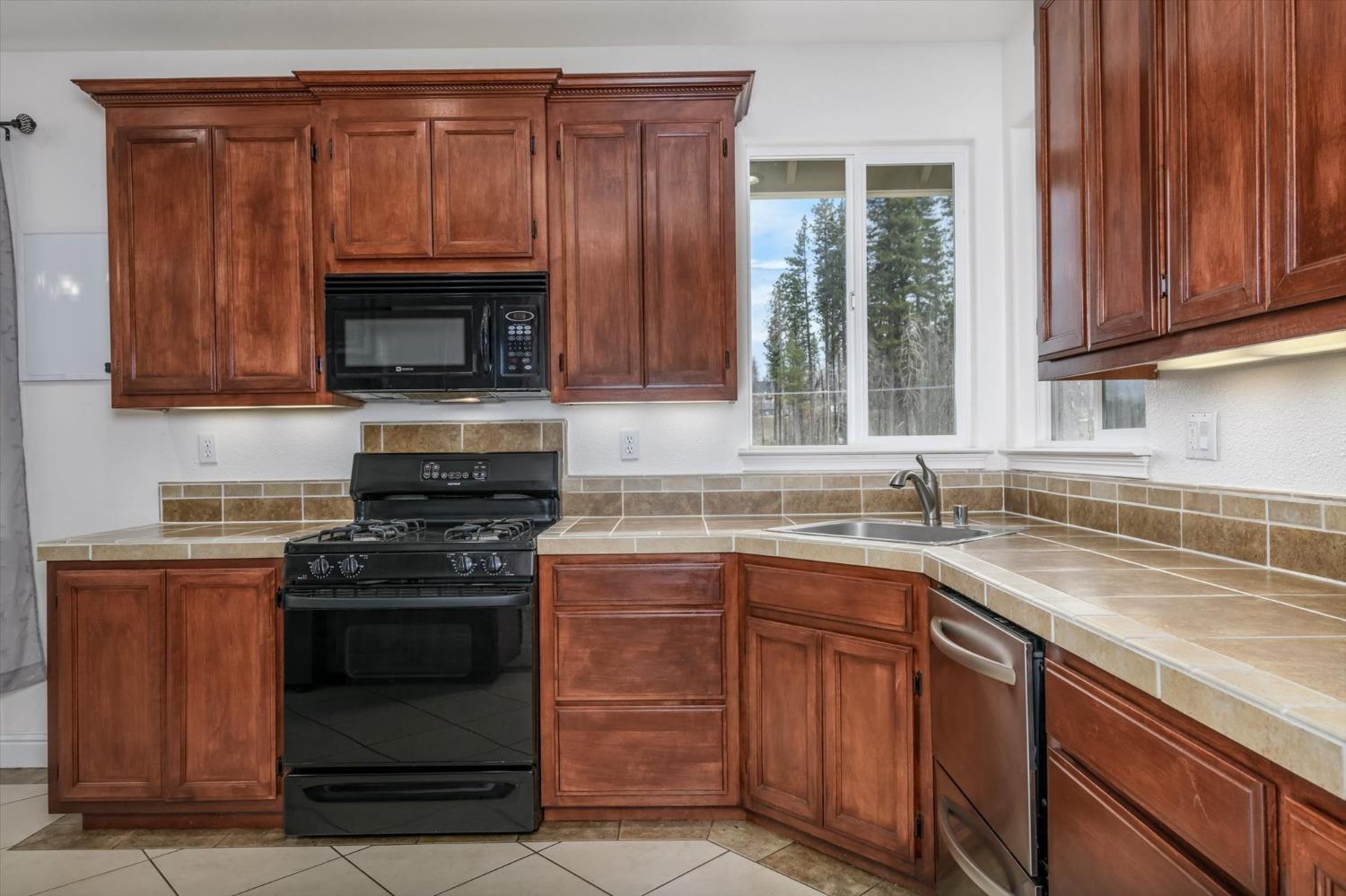 Detail Gallery Image 10 of 28 For 5180 Evergreen Dr, Grizzly Flats,  CA 95636 - 3 Beds | 2 Baths