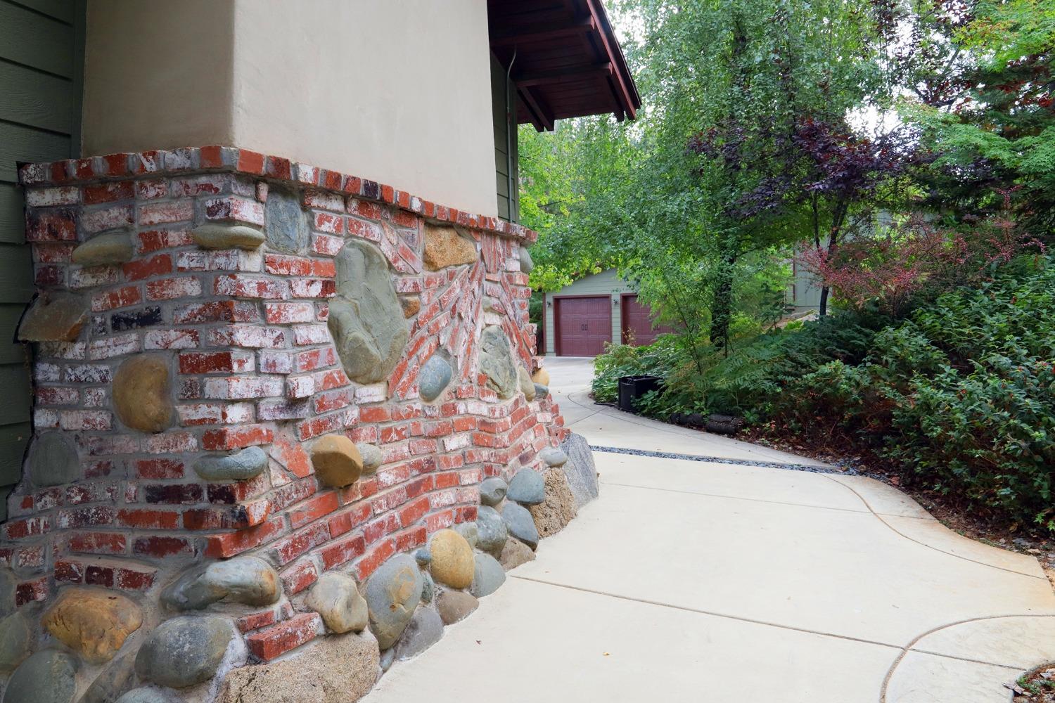 Detail Gallery Image 14 of 66 For 3765 N Canyon Rd, Camino,  CA 95709 - 3 Beds | 3/1 Baths