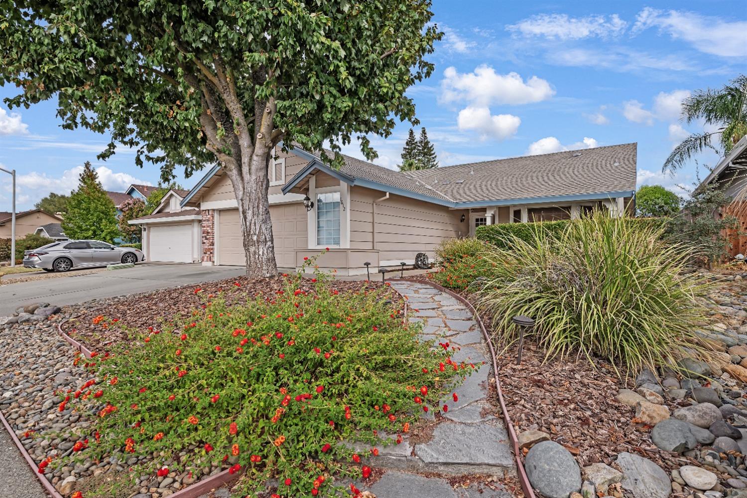 Detail Gallery Image 2 of 41 For 1612 Revere Drive, Roseville,  CA 95747 - 3 Beds | 2 Baths