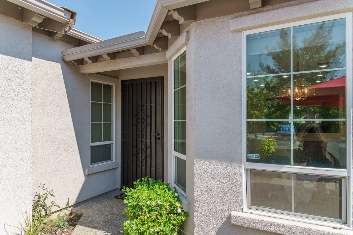 Detail Gallery Image 3 of 35 For 2223 Ryedale Ln, Sacramento,  CA 95835 - 2 Beds | 2 Baths