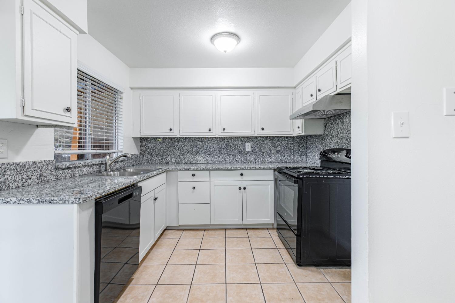 Detail Gallery Image 1 of 22 For 617 W Granger Ave #83,  Modesto,  CA 95350 - 2 Beds | 2 Baths