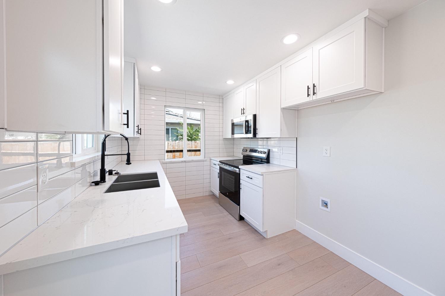 Detail Gallery Image 8 of 24 For 8943 Alderson Ave, Sacramento,  CA 95826 - 3 Beds | 2 Baths