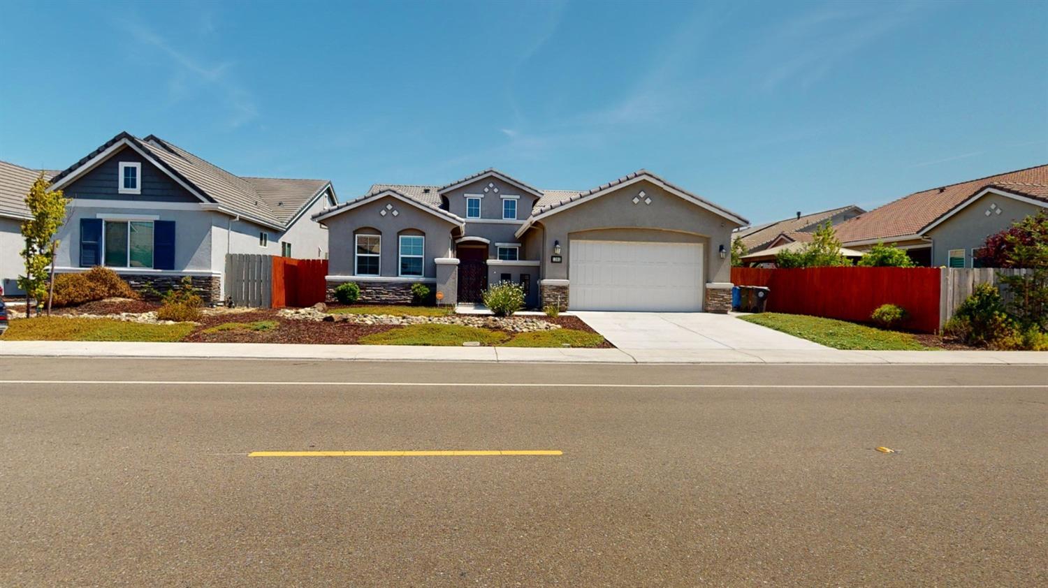 Detail Gallery Image 1 of 49 For 1281 Heartland Dr, Manteca,  CA 95337 - 3 Beds | 2 Baths