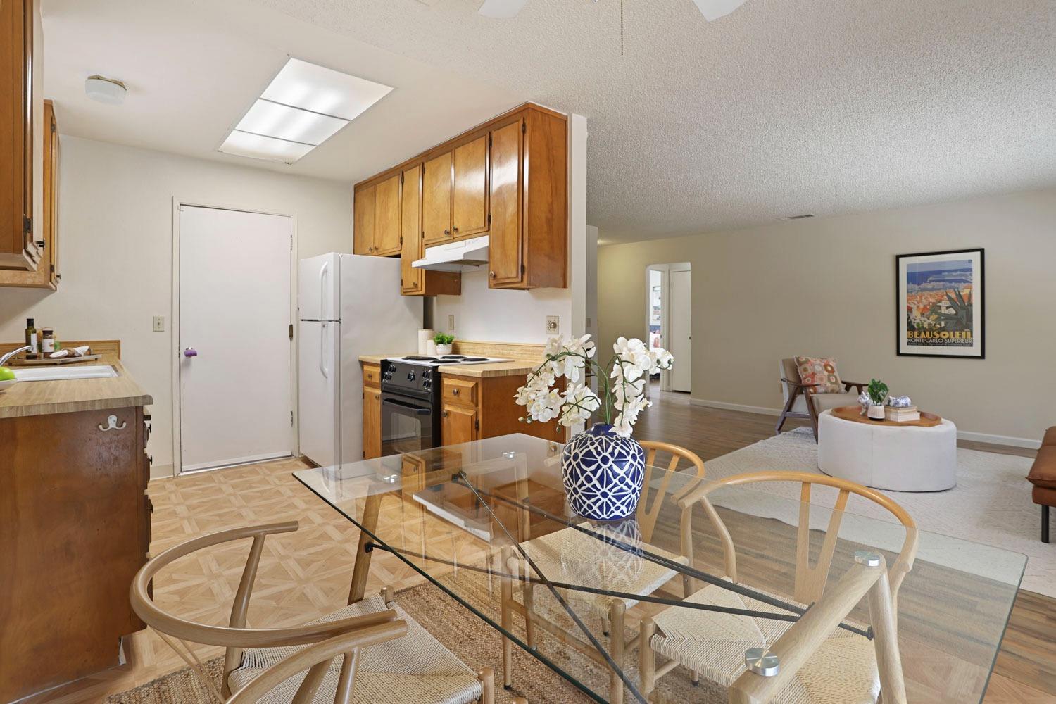 Detail Gallery Image 12 of 33 For 1018 Autumn Ct, Stockton,  CA 95210 - 2 Beds | 2 Baths