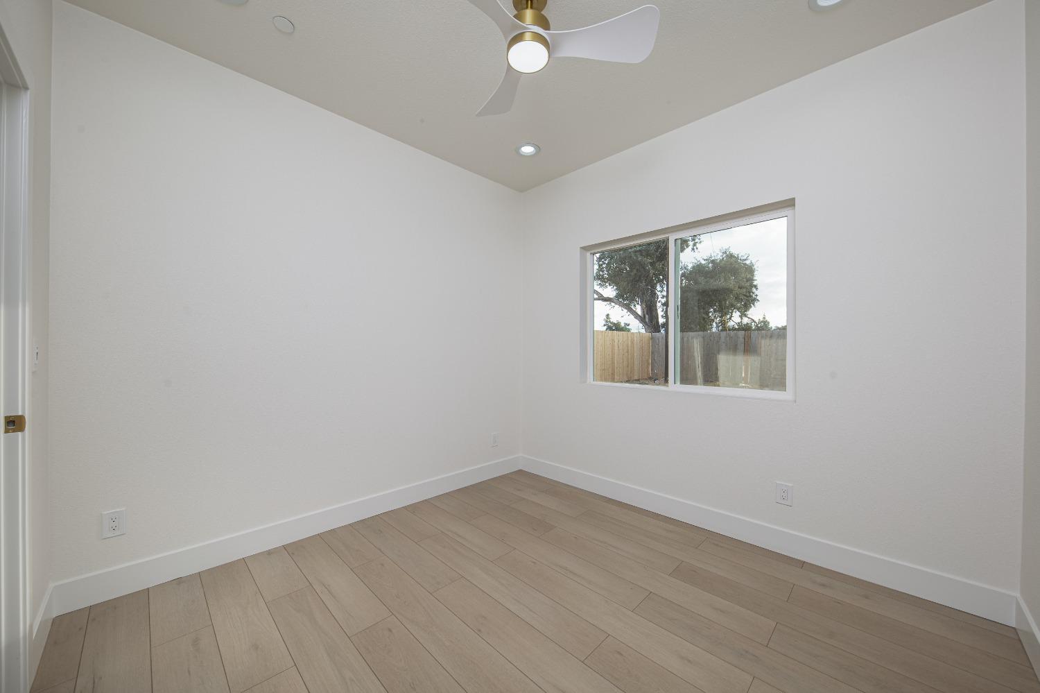 Detail Gallery Image 23 of 29 For 1803 N Stanford Ave, Stockton,  CA 95205 - 3 Beds | 2 Baths