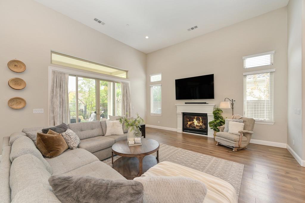 Detail Gallery Image 38 of 82 For 4003 Reni Ct, El Dorado Hills,  CA 95762 - 3 Beds | 3/1 Baths