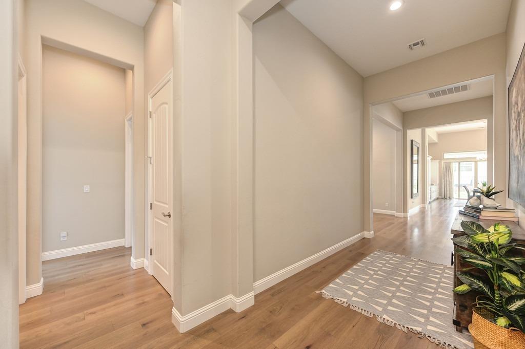 Detail Gallery Image 14 of 82 For 4003 Reni Ct, El Dorado Hills,  CA 95762 - 3 Beds | 3/1 Baths