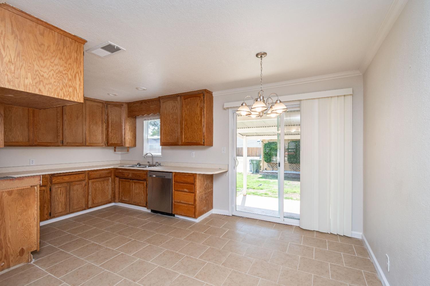 Detail Gallery Image 18 of 45 For 432 Q St, Rio Linda,  CA 95673 - 3 Beds | 2 Baths