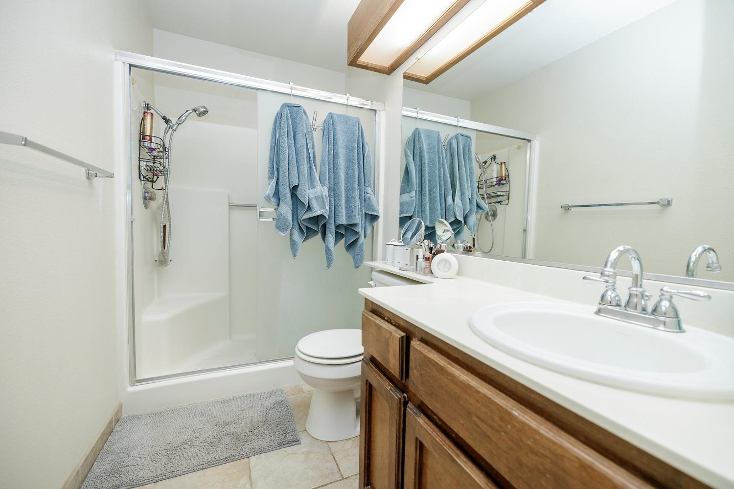 Detail Gallery Image 6 of 43 For 3700 Regency Park Dr, Modesto,  CA 95356 - 2 Beds | 2 Baths