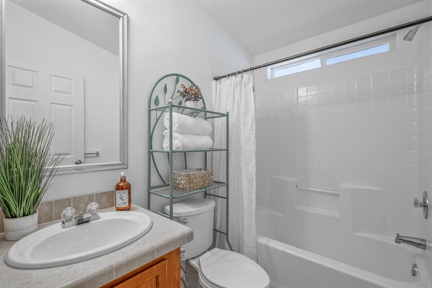 Detail Gallery Image 18 of 28 For 81 Monterey Ln 132, Folsom,  CA 95630 - 3 Beds | 2 Baths