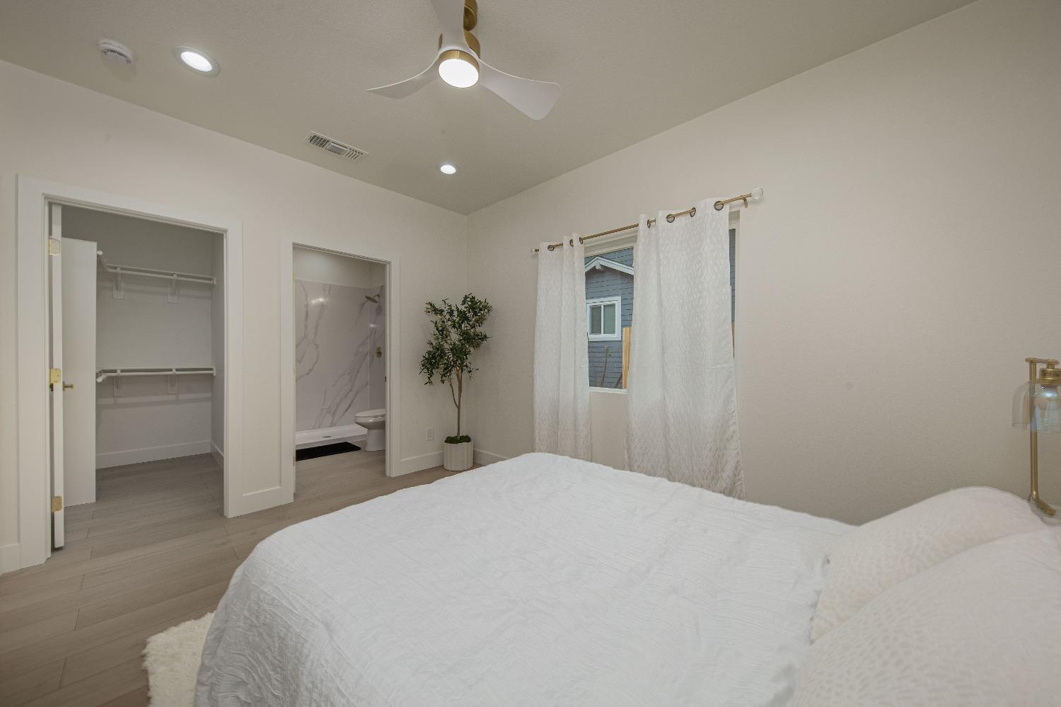 Detail Gallery Image 18 of 29 For 1803 N Stanford Ave, Stockton,  CA 95205 - 3 Beds | 2 Baths