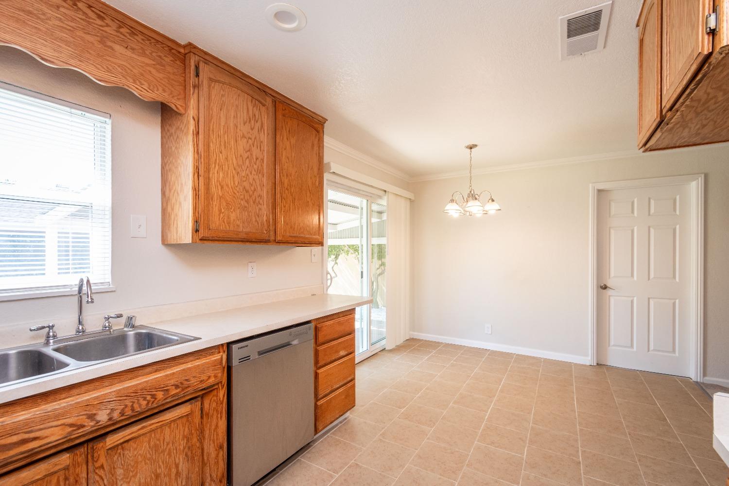 Detail Gallery Image 17 of 45 For 432 Q St, Rio Linda,  CA 95673 - 3 Beds | 2 Baths