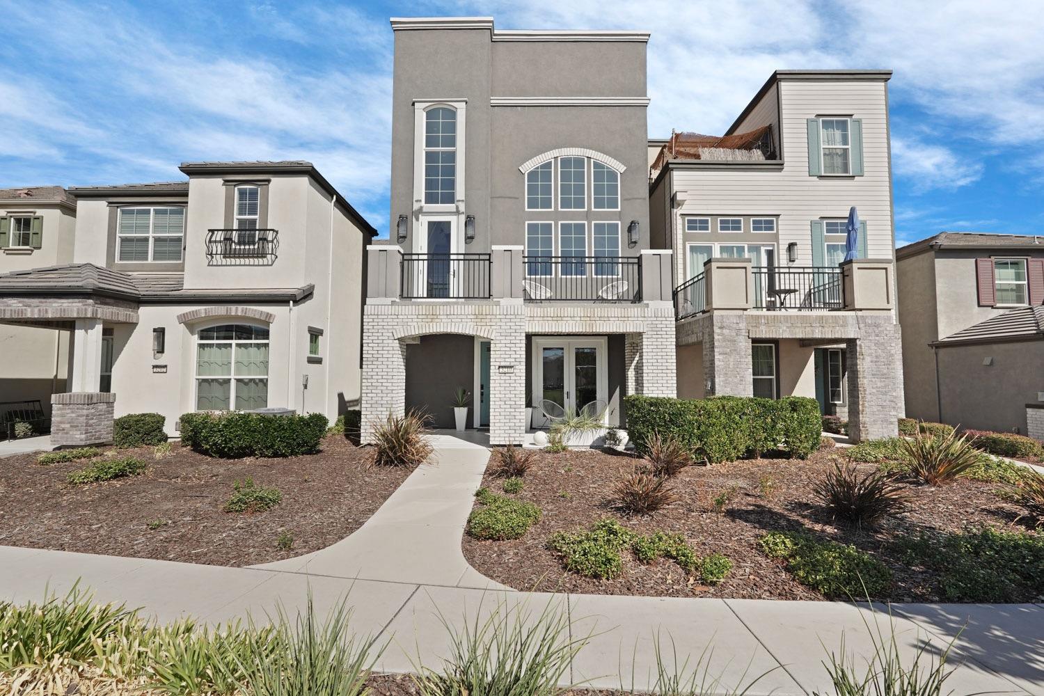 Detail Gallery Image 1 of 1 For 3210 Crane Ln, West Sacramento,  CA 95691 - 3 Beds | 2/2 Baths