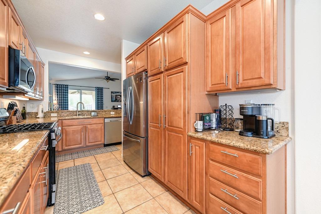 Detail Gallery Image 8 of 29 For 308 Dinis Cottage Ct, Lincoln,  CA 95648 - 3 Beds | 2 Baths