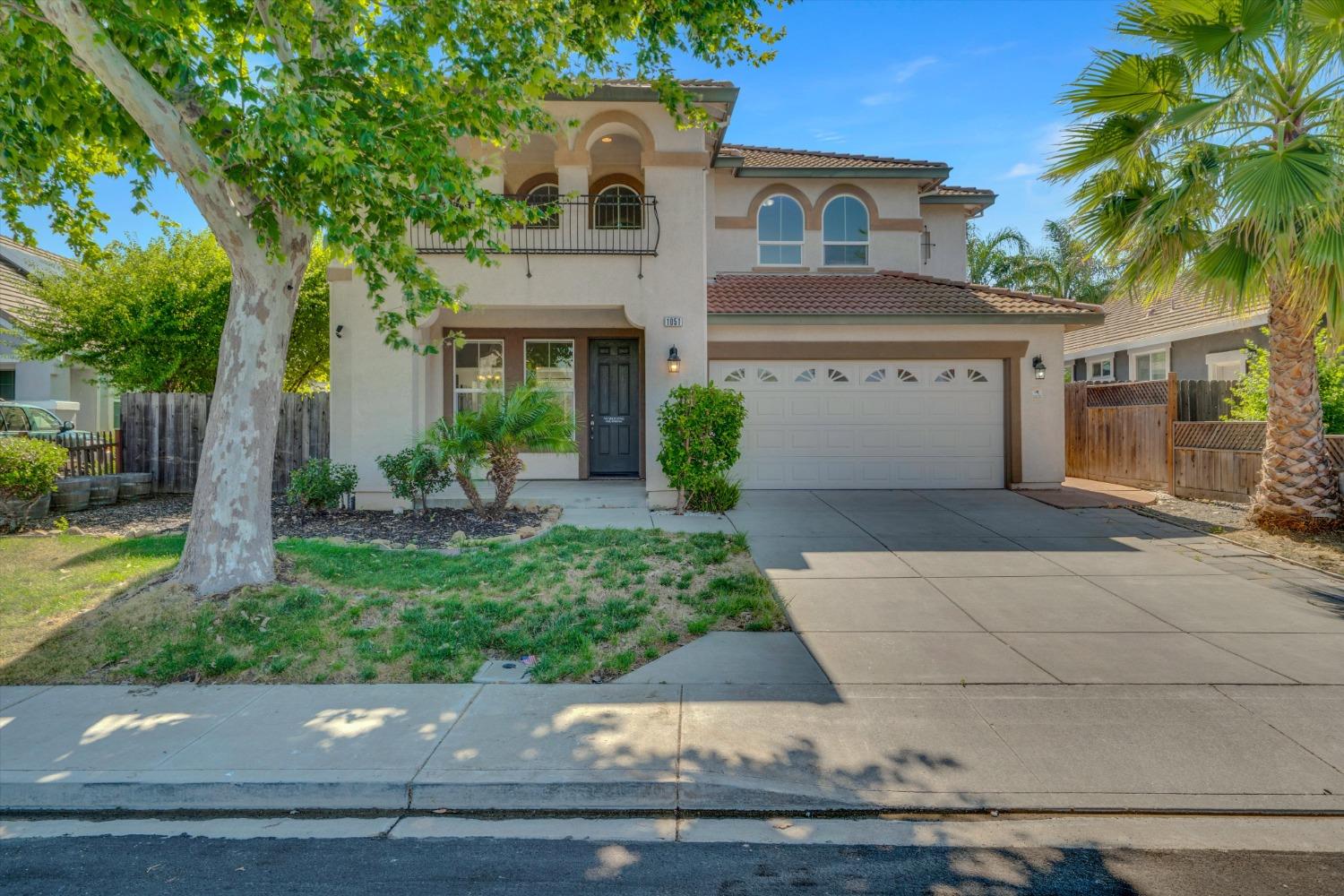 Detail Gallery Image 1 of 1 For 1051 Warhol Way, Oakley,  CA 94561 - 5 Beds | 3/1 Baths