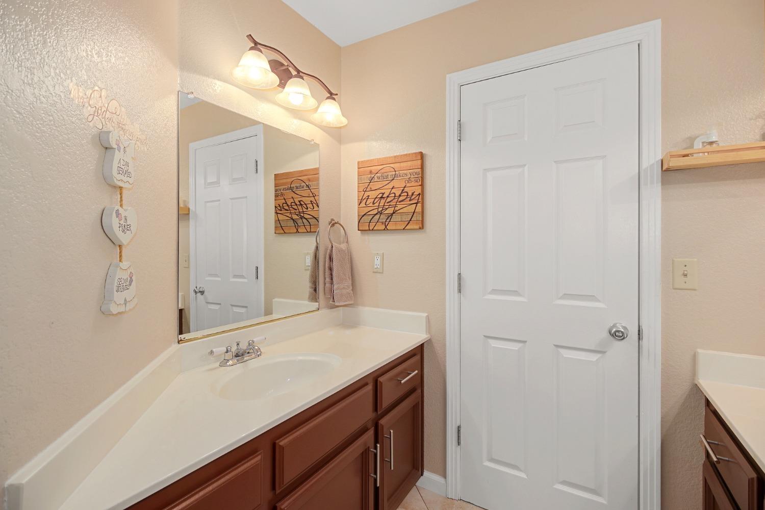 Detail Gallery Image 45 of 64 For 301 Lenka Ct, Roseville,  CA 95678 - 5 Beds | 2/1 Baths