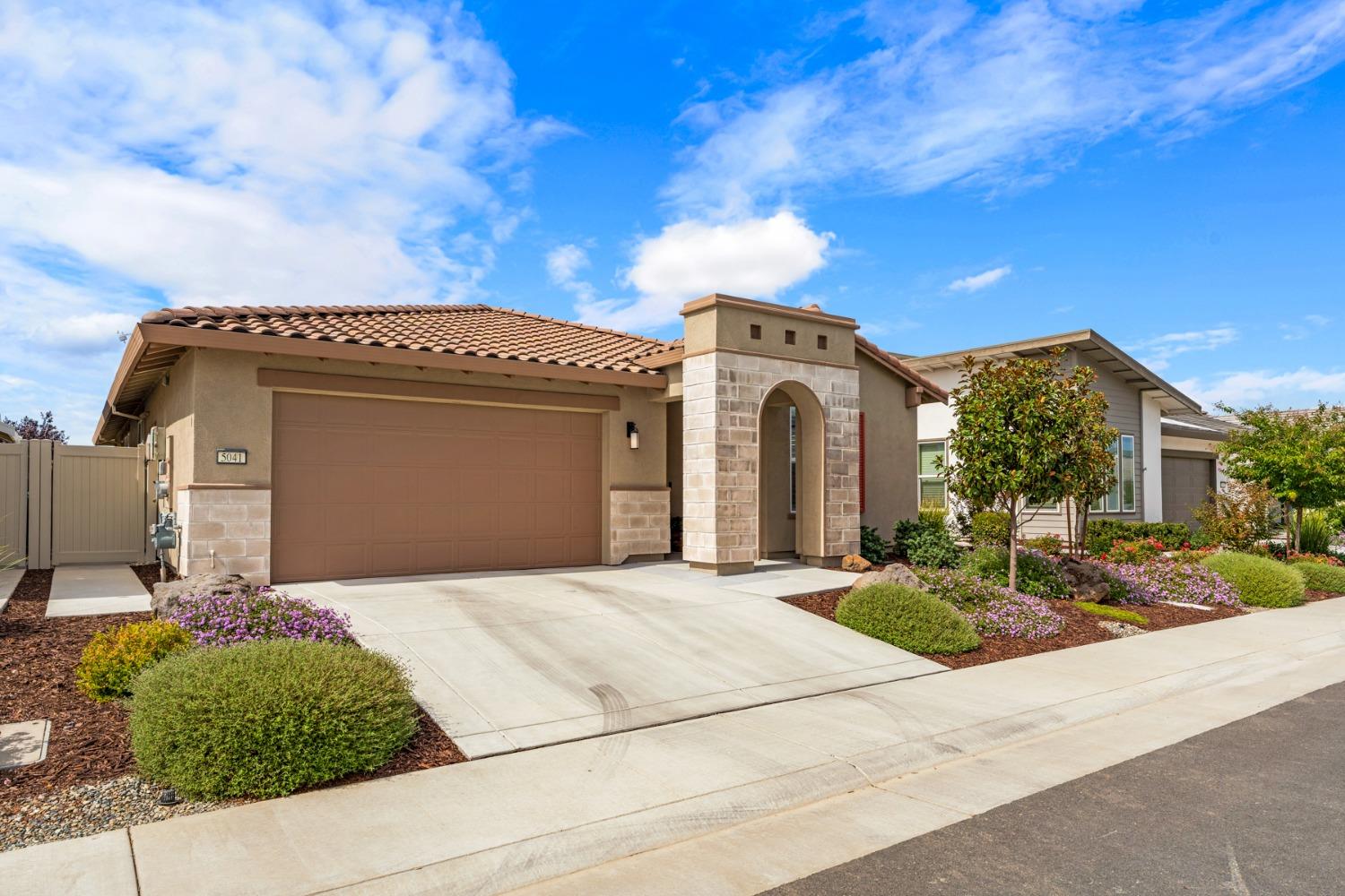 Detail Gallery Image 3 of 43 For 5041 Hemisphere Ln, Roseville,  CA 95747 - 2 Beds | 2 Baths