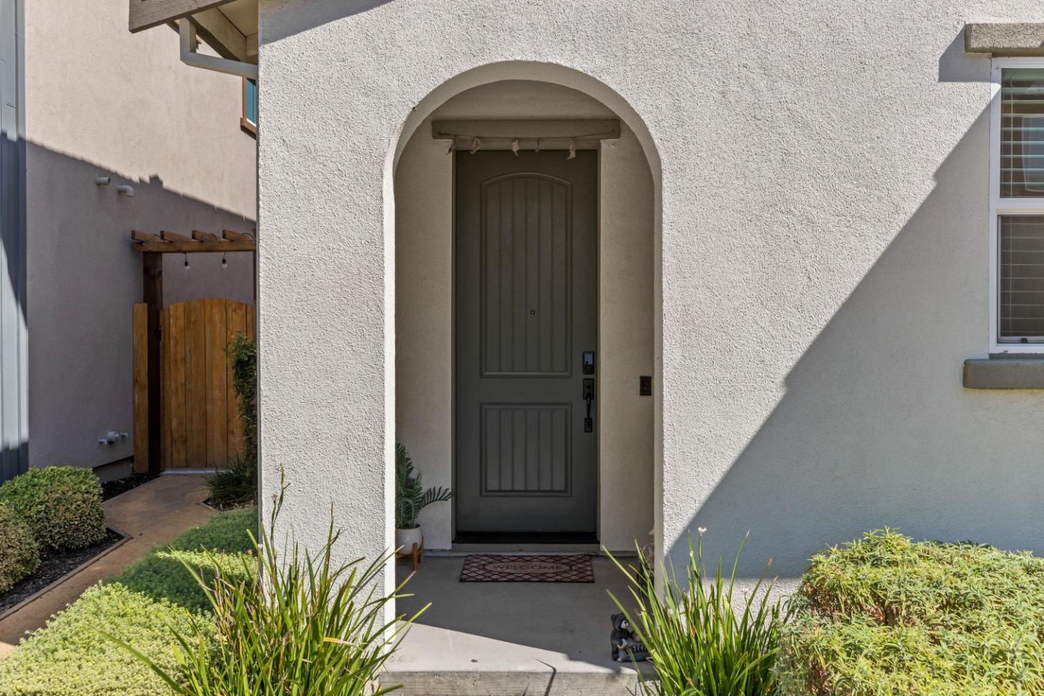 Detail Gallery Image 2 of 26 For 245 W Lucille Ave, Tracy,  CA 95391 - 3 Beds | 2/1 Baths