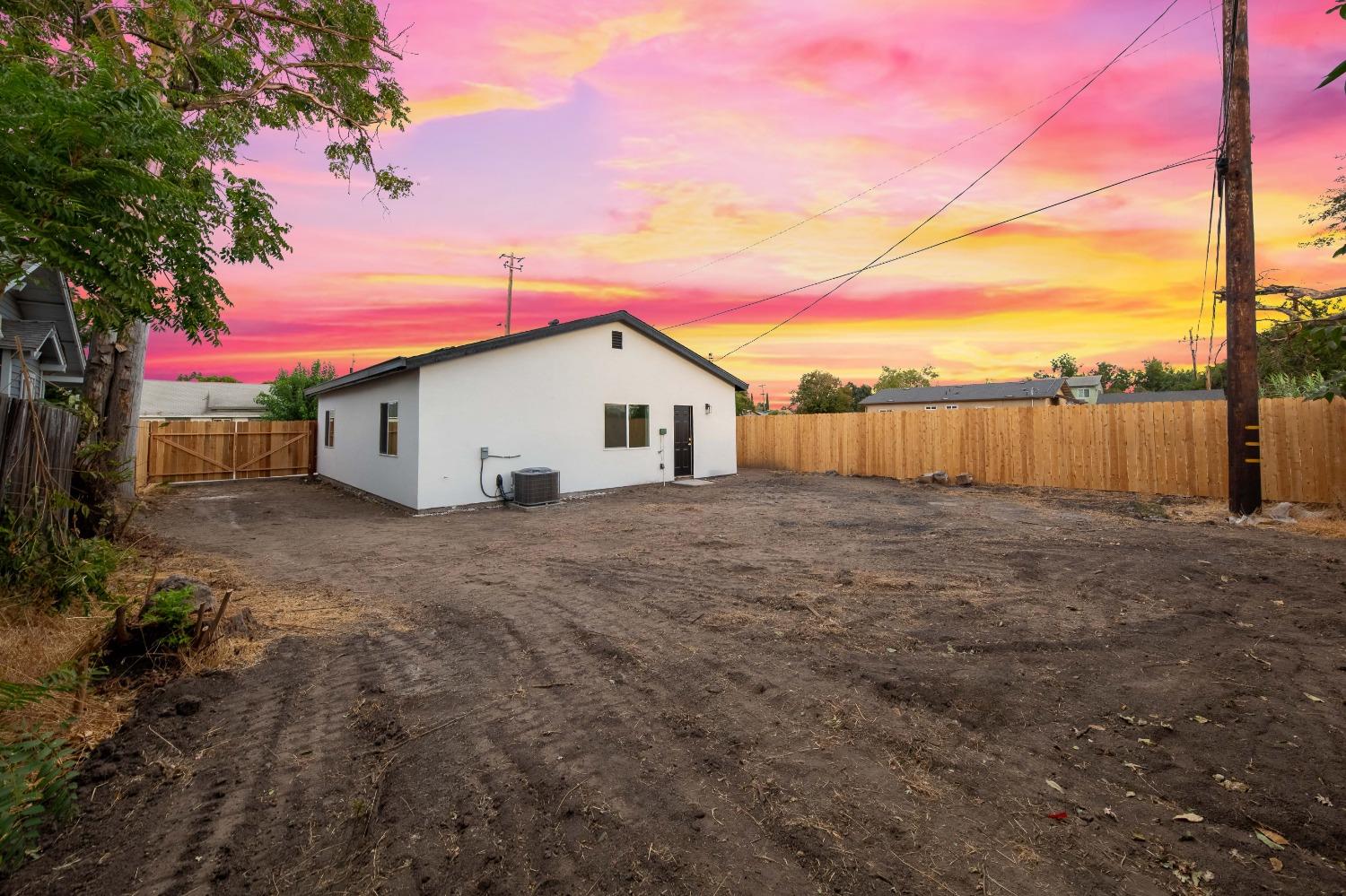 Detail Gallery Image 29 of 29 For 1803 N Stanford Ave, Stockton,  CA 95205 - 3 Beds | 2 Baths