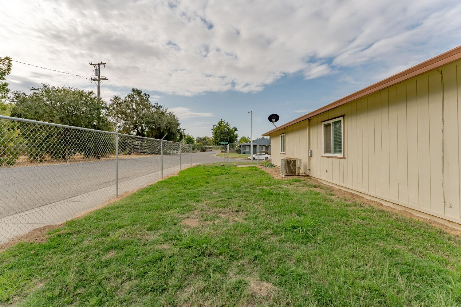 Detail Gallery Image 28 of 32 For 330 Scarletoak, Gridley,  CA 95948 - 3 Beds | 2/1 Baths