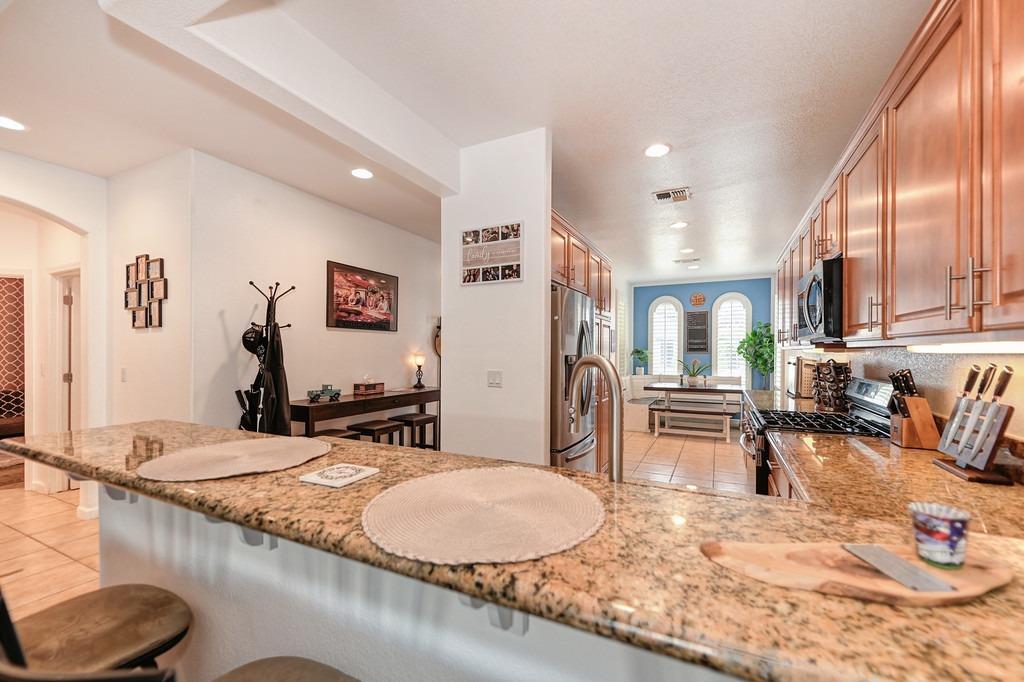 Detail Gallery Image 11 of 29 For 308 Dinis Cottage Ct, Lincoln,  CA 95648 - 3 Beds | 2 Baths