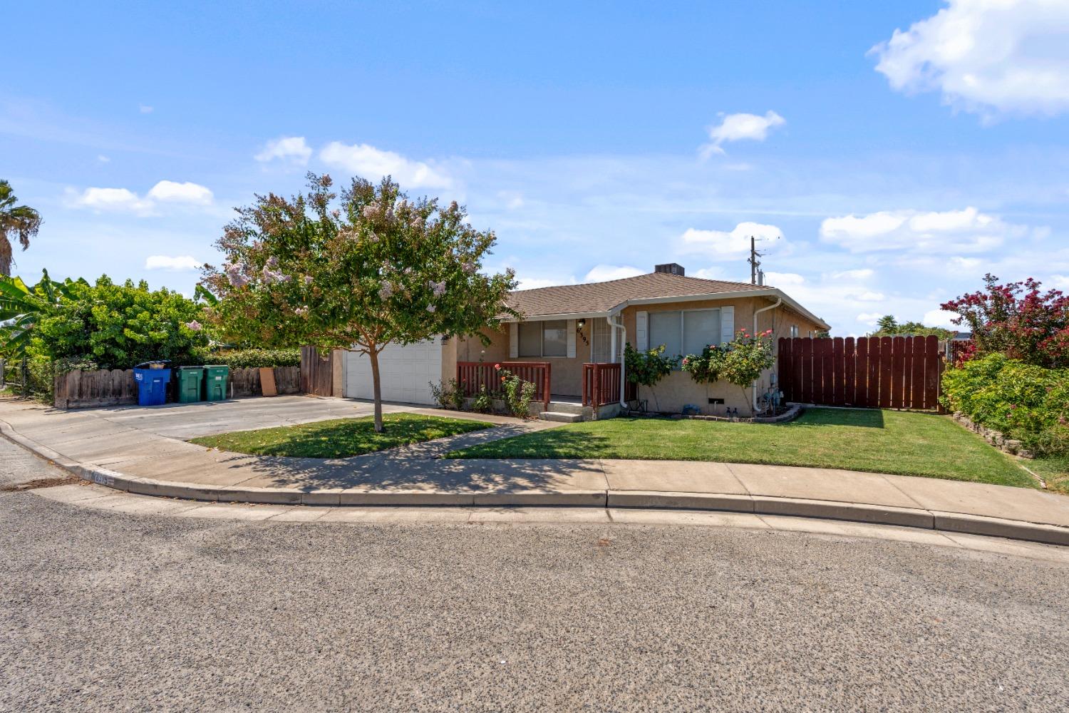 Detail Gallery Image 2 of 20 For 6395 Monica Way, Winton,  CA 95388 - 3 Beds | 1 Baths