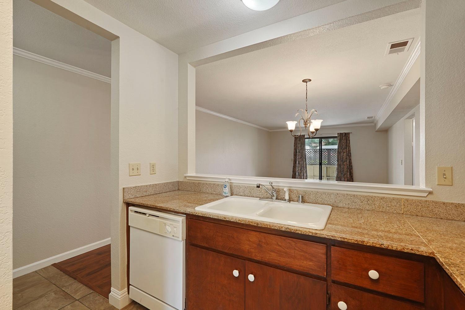 Detail Gallery Image 7 of 41 For 2401 Eilers Ln #805,  Lodi,  CA 95242 - 1 Beds | 1 Baths