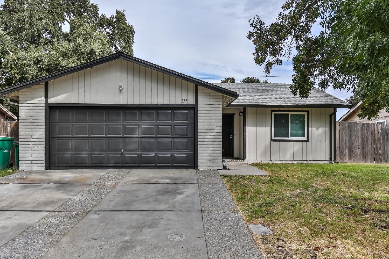 Detail Gallery Image 1 of 1 For 853 Sutherland Dr, Stockton,  CA 95210 - 3 Beds | 2 Baths