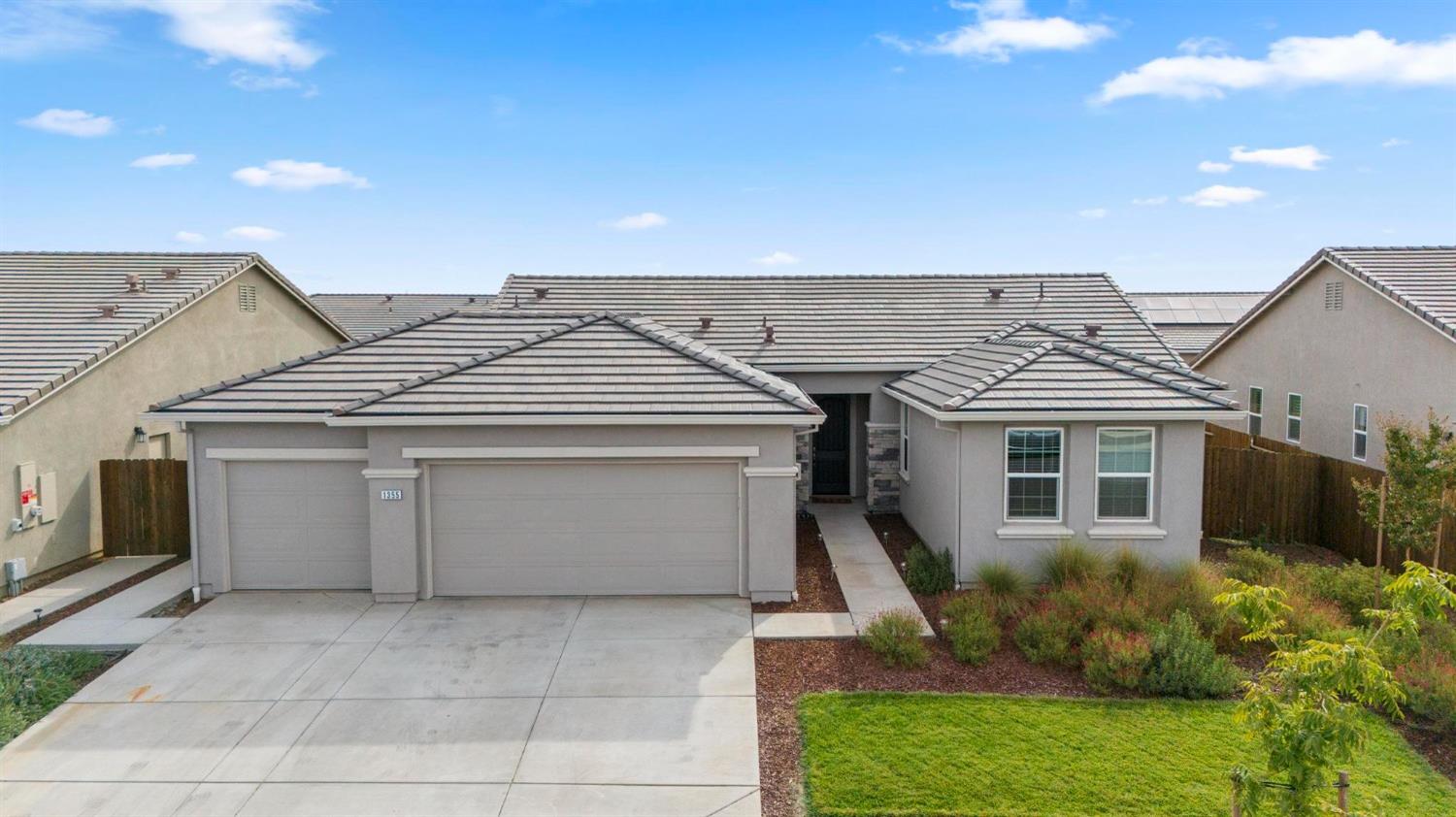 Detail Gallery Image 1 of 51 For 1355 Rio Grande Dr, Plumas Lake,  CA 95961 - 3 Beds | 2 Baths