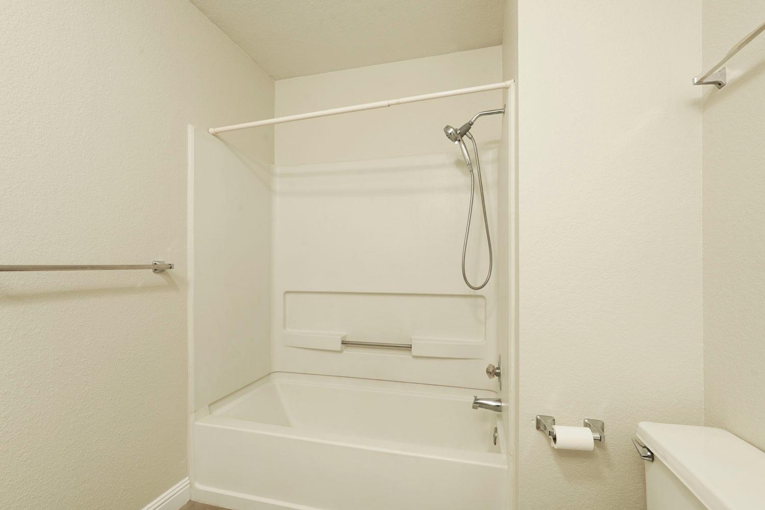 Detail Gallery Image 16 of 41 For 2401 Eilers Ln #805,  Lodi,  CA 95242 - 1 Beds | 1 Baths