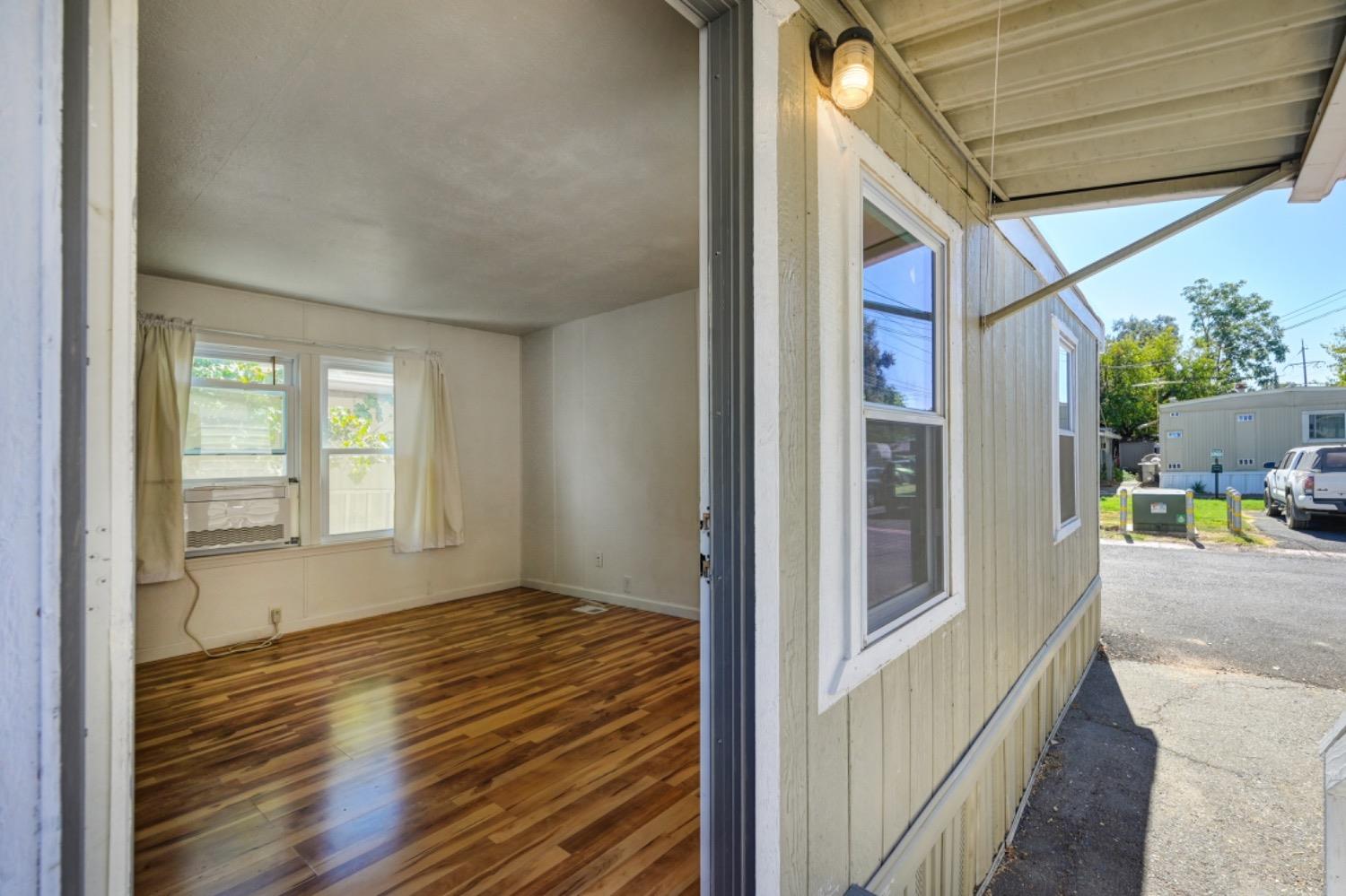 Detail Gallery Image 5 of 29 For 1027 Olive Dr 14, Davis,  CA 95616 - 2 Beds | 1/1 Baths