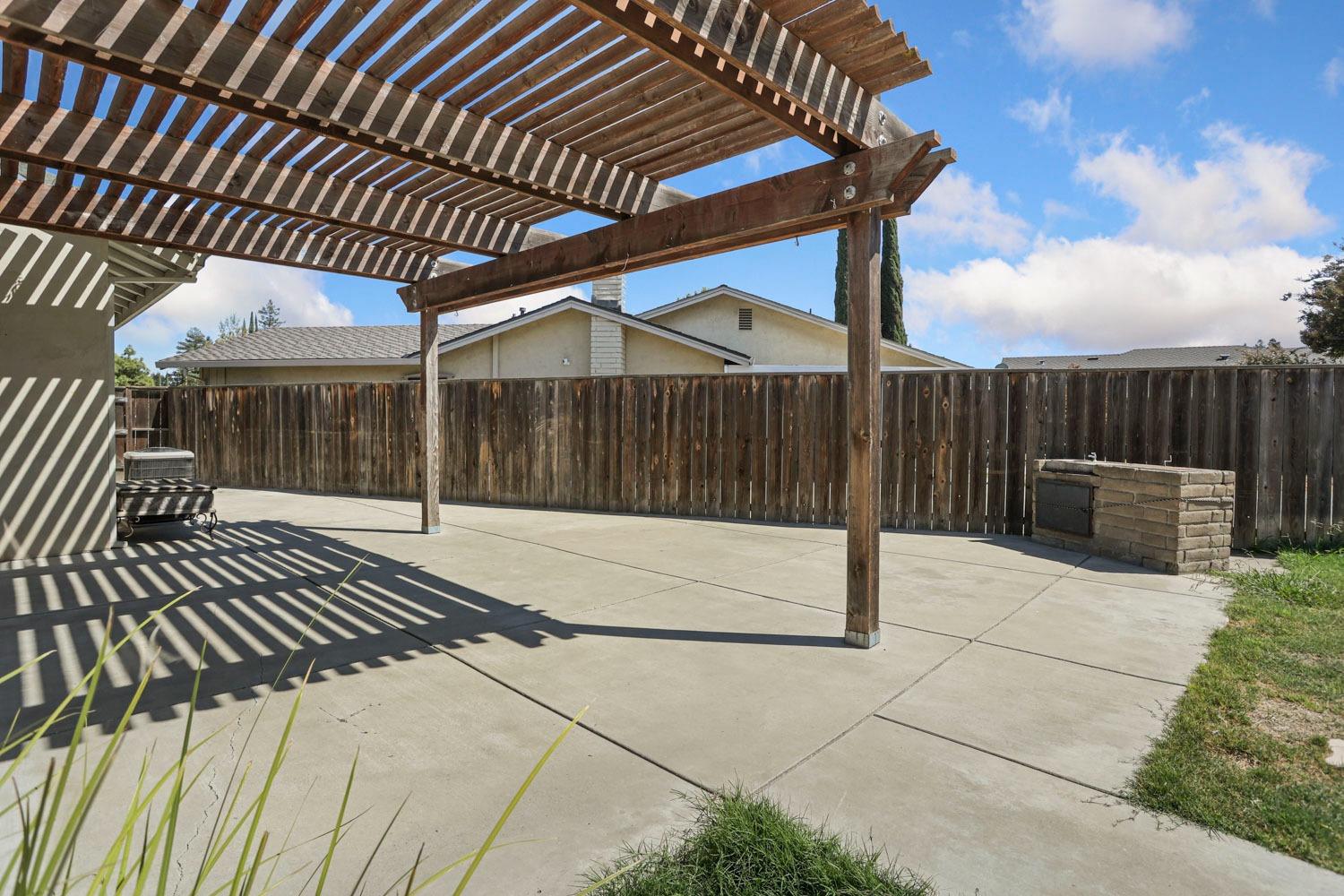 Detail Gallery Image 37 of 43 For 2754 Lost Creek Ct, Stockton,  CA 95207 - 3 Beds | 2 Baths