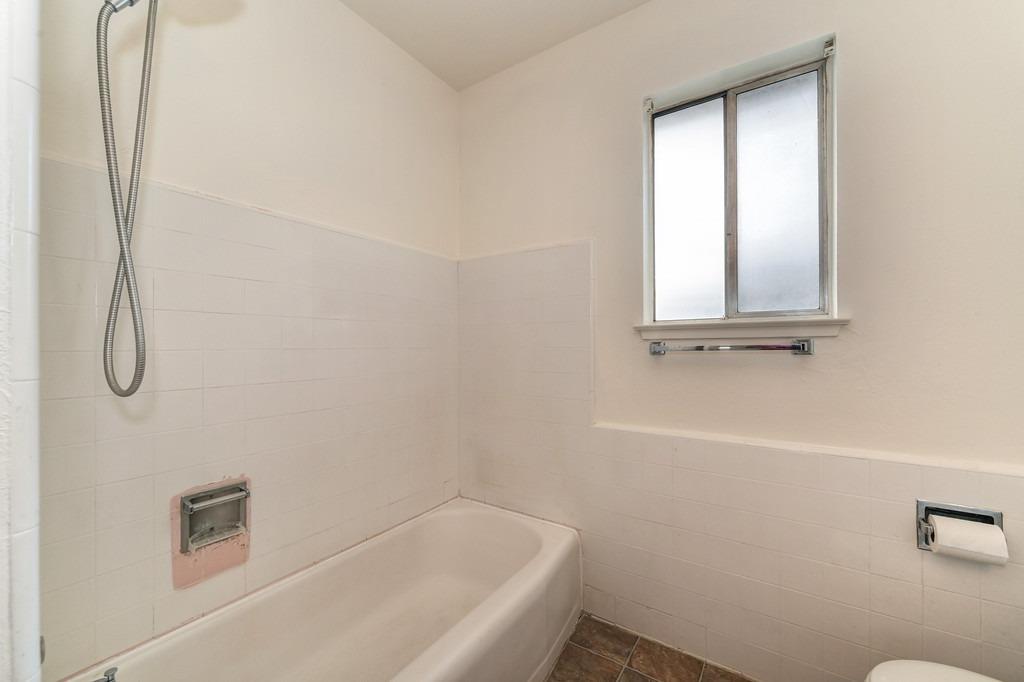 Detail Gallery Image 7 of 31 For 2205 Gila Way, Sacramento,  CA 95864 - 2 Beds | 2 Baths