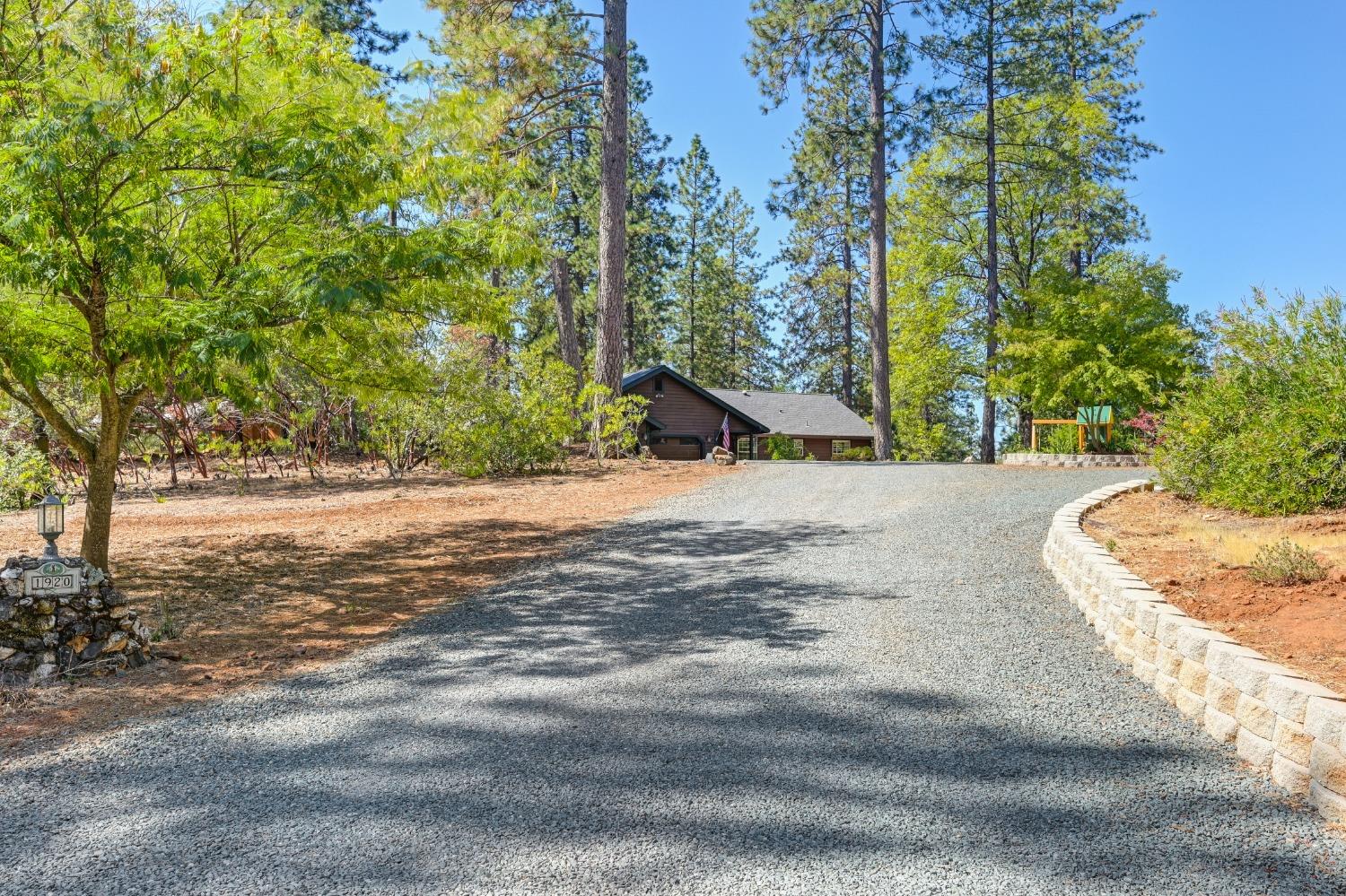 Detail Gallery Image 8 of 80 For 1920 Hidden Ridge Way, Colfax,  CA 95713 - 3 Beds | 2 Baths