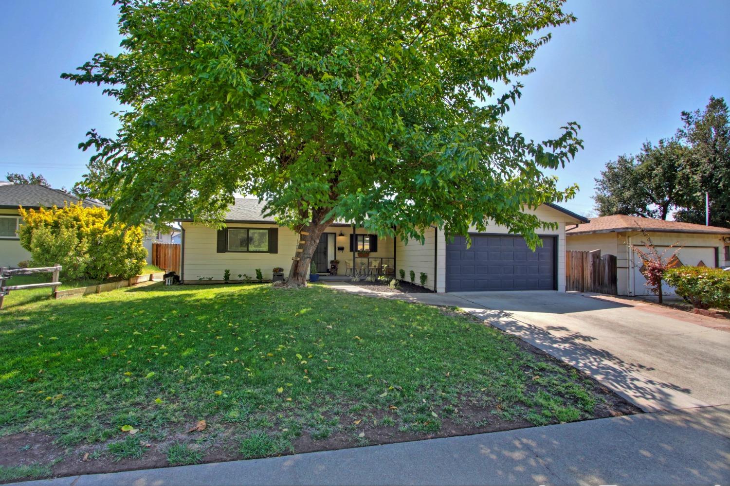 Detail Gallery Image 2 of 46 For 5208 Rambler Way, Sacramento,  CA 95864 - 3 Beds | 2 Baths