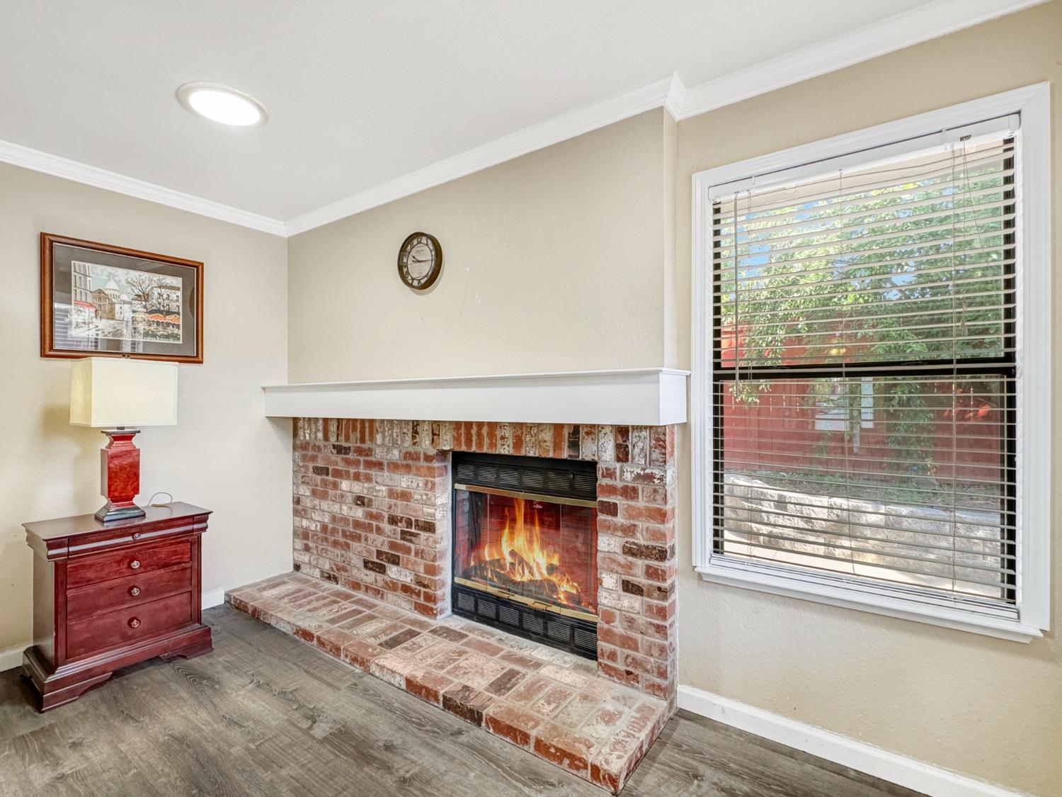 Detail Gallery Image 7 of 33 For 2537 Winsford Ln, Carmichael,  CA 95608 - 3 Beds | 2/1 Baths