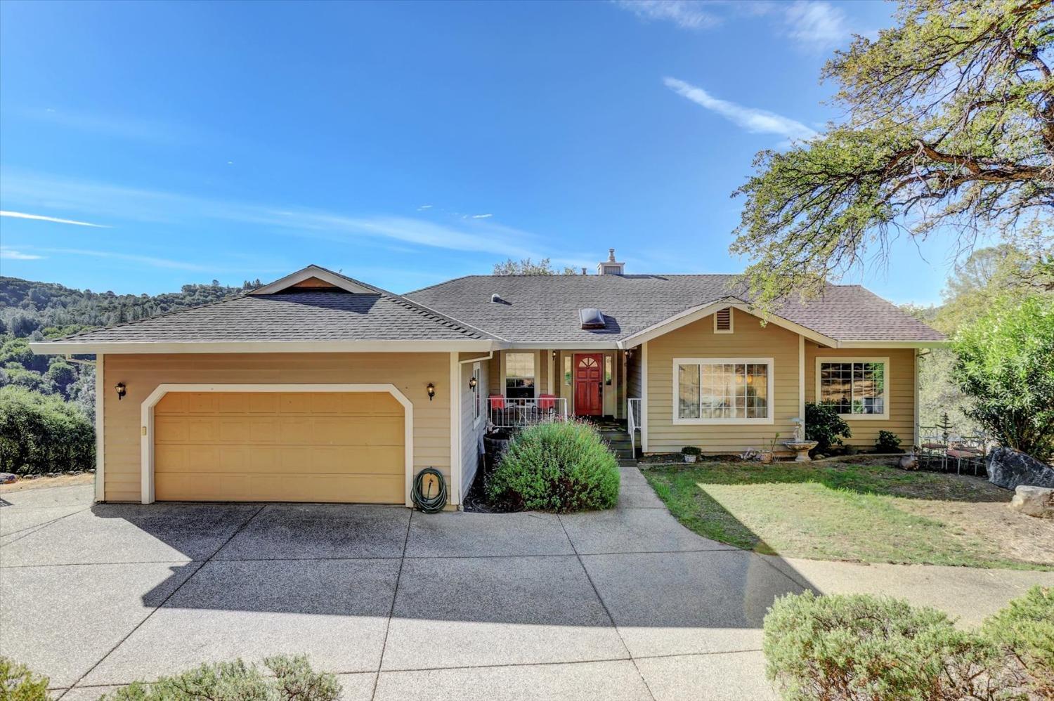 Detail Gallery Image 1 of 87 For 13715 Sun Forest Dr, Penn Valley,  CA 95946 - 4 Beds | 3 Baths