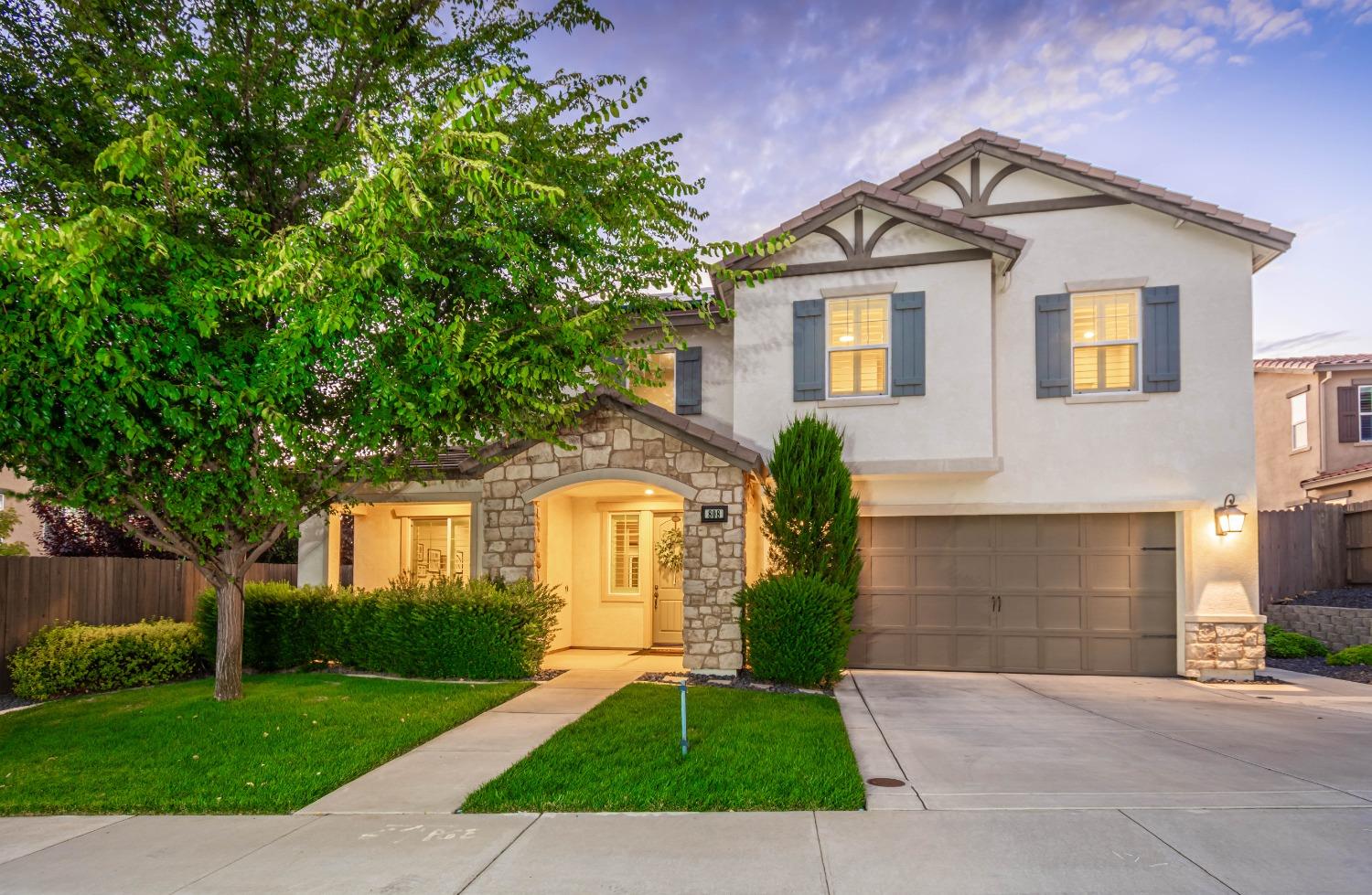 Detail Gallery Image 1 of 87 For 808 Dandelion Ln, Rocklin,  CA 95765 - 5 Beds | 4/1 Baths