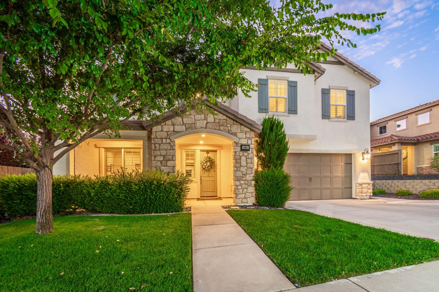 Detail Gallery Image 2 of 87 For 808 Dandelion Ln, Rocklin,  CA 95765 - 5 Beds | 4/1 Baths