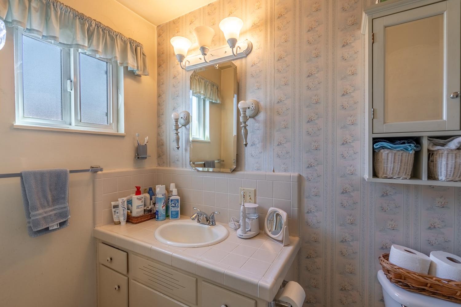 Detail Gallery Image 20 of 39 For 335 Harding Ave, Manteca,  CA 95336 - 3 Beds | 2 Baths