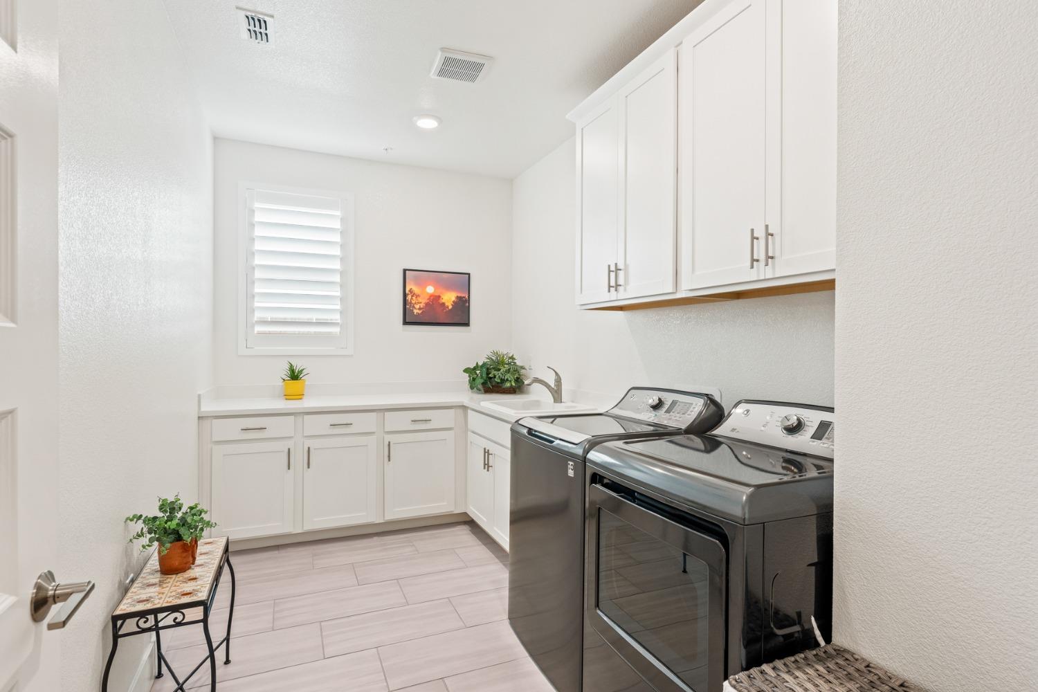 Detail Gallery Image 21 of 43 For 5041 Hemisphere Ln, Roseville,  CA 95747 - 2 Beds | 2 Baths