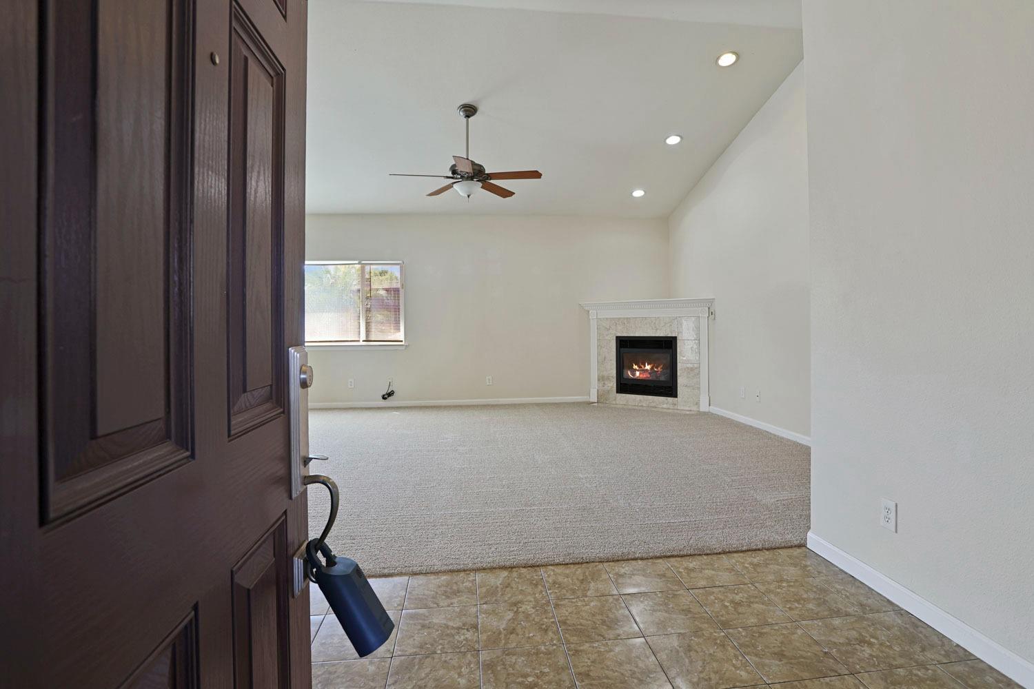 Detail Gallery Image 6 of 43 For 2754 Lost Creek Ct, Stockton,  CA 95207 - 3 Beds | 2 Baths