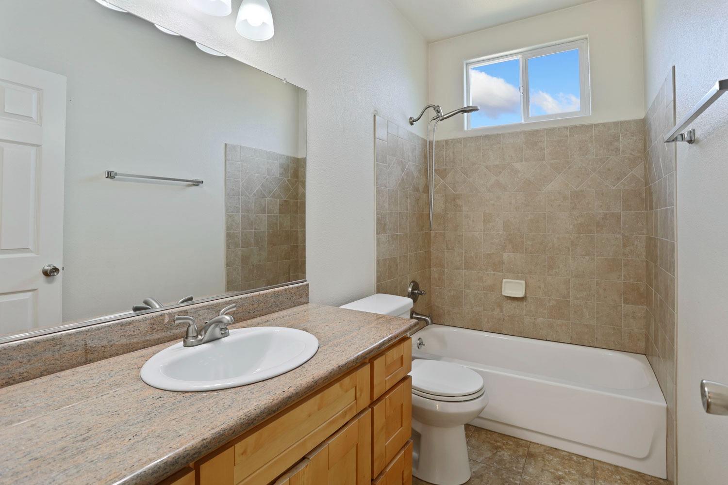 Detail Gallery Image 26 of 43 For 2754 Lost Creek Ct, Stockton,  CA 95207 - 3 Beds | 2 Baths