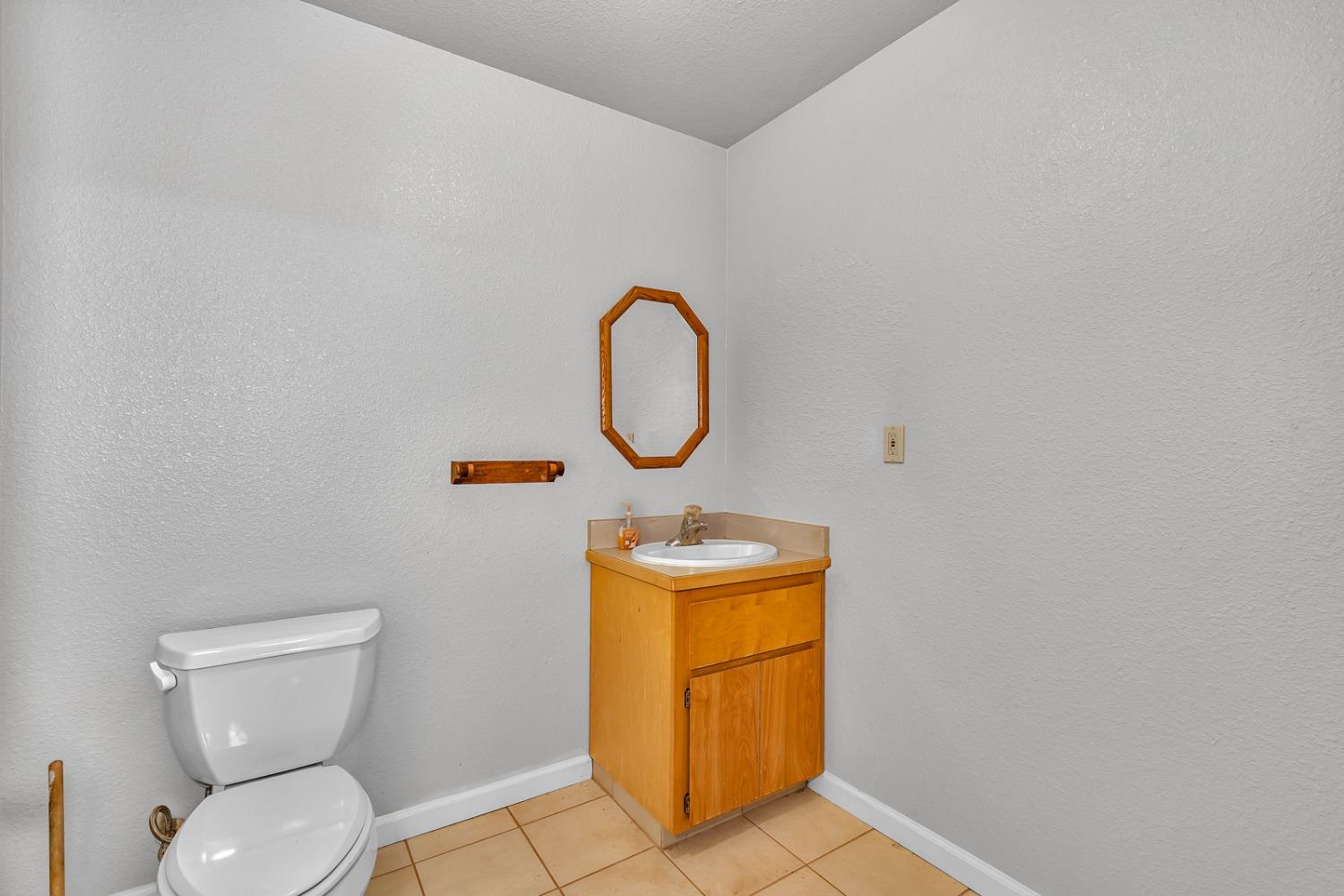 Detail Gallery Image 9 of 30 For 339 H St, Los Banos,  CA 93635 - – Beds | – Baths