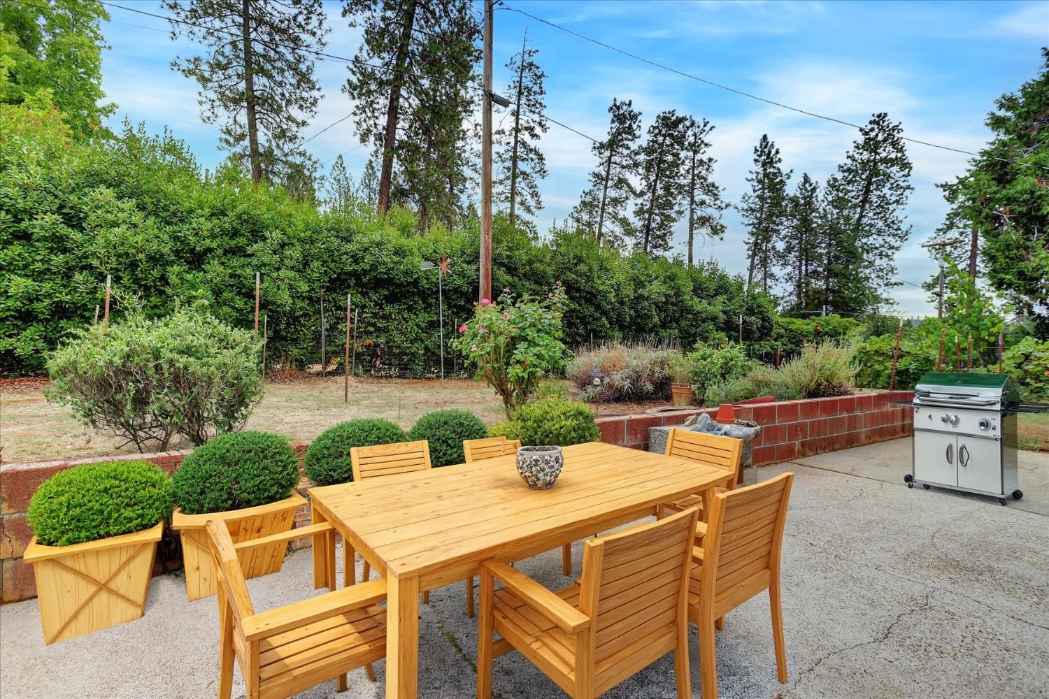 Detail Gallery Image 33 of 43 For 18003 Vintage Dr, Grass Valley,  CA 95949 - 3 Beds | 2 Baths